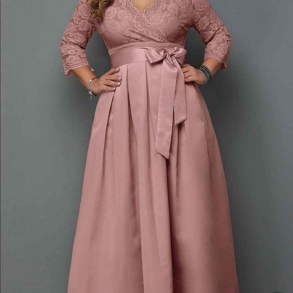 Beautiful pink lace bodice with taffeta bottom.   2 dresses available - Picture 4 of 7